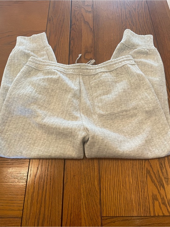 Vineyard Vines Pants - Vineyard Vines women’s Light Gray Quilted Sweatpants